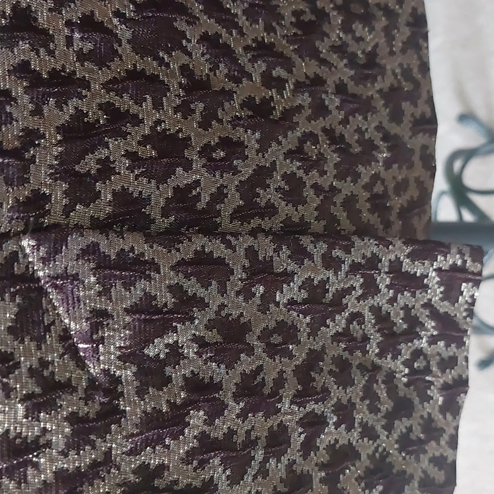 JONES NEW YORK, Size 12, Elegant Metallic Skirt Gold and Brown Color. - Picture 4 of 7